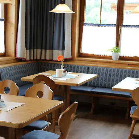 Holzerhof Aparthotel 3*