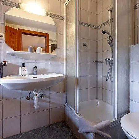 Holzerhof Lägenhetshotell 3*
